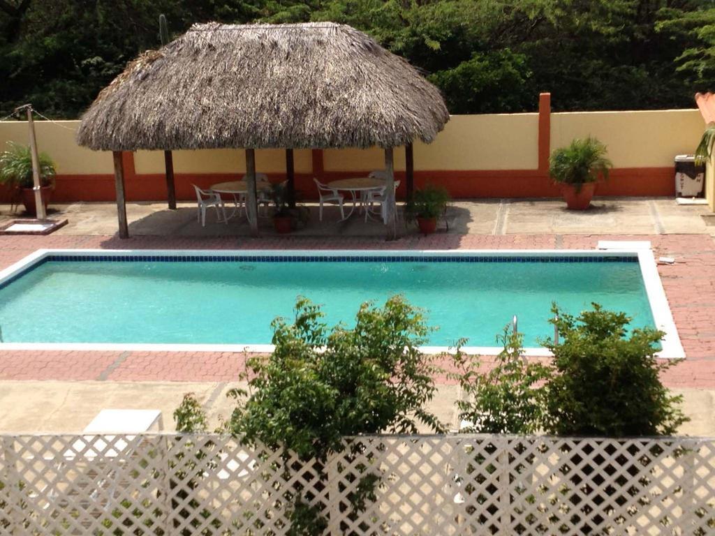 Coconut Inn Palm Beach Esterno foto